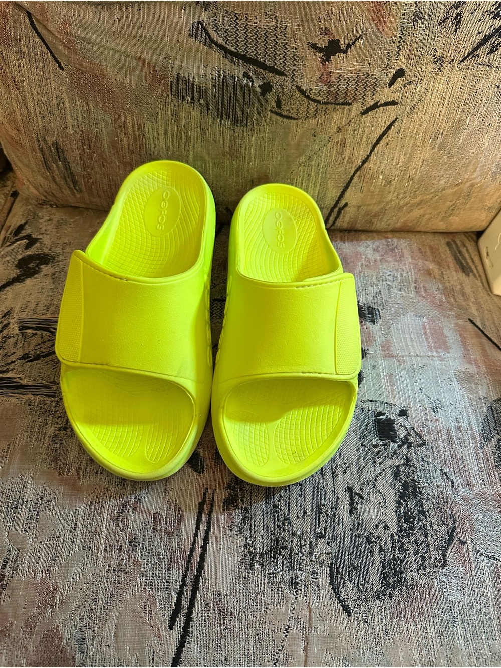 WOMEN'S SPORT FLEX SLIDE Slide Sandals in Neon Yellow size 10
